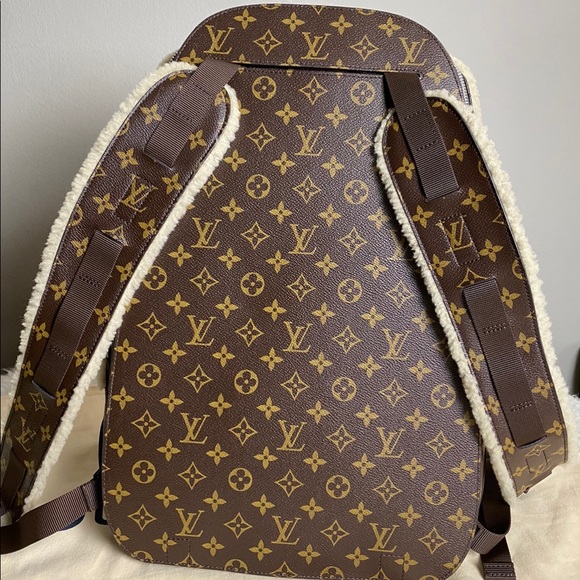 Louis Vuitton Marc Newson Sherling Fleece Backpac - Picture 5 of 16